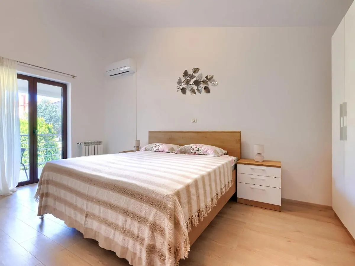 Holiday Home Danijela By Interhome Ližnjan