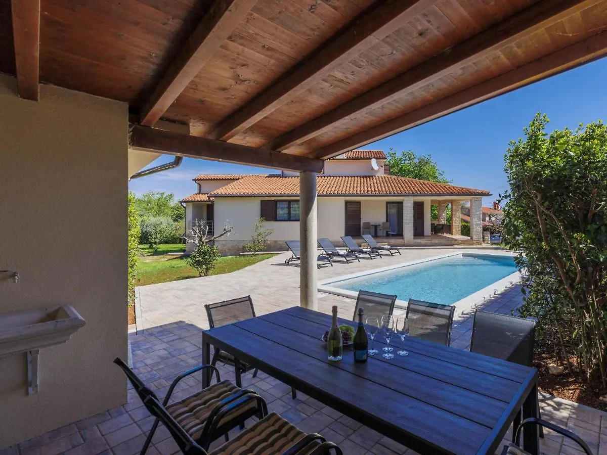 Holiday Home Danijela By Interhome Ližnjan