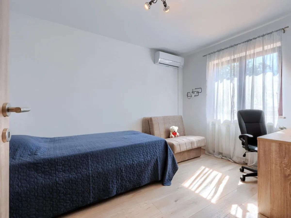 Holiday Home Danijela By Interhome Ližnjan