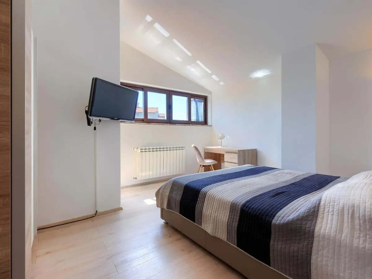Holiday Home Danijela By Interhome Ližnjan